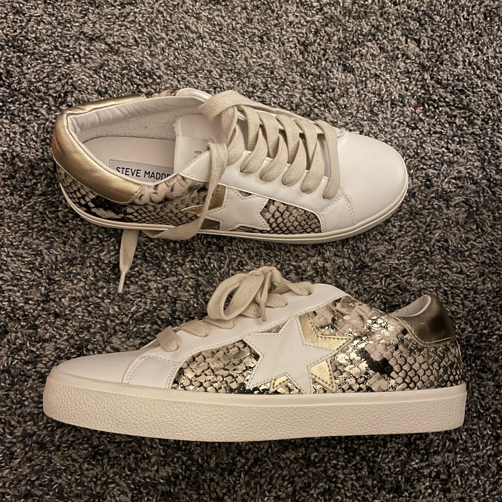 Steve Madden snake tennis shoes